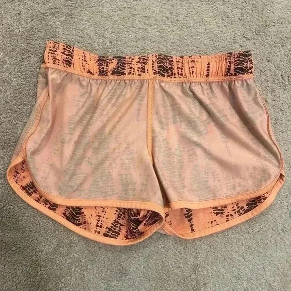 Small UNDER ARMOUR ABSTRACT ATHLETIC SHORTS ORANGE & BLACK HEAT GEAR - Picture 11 of 12